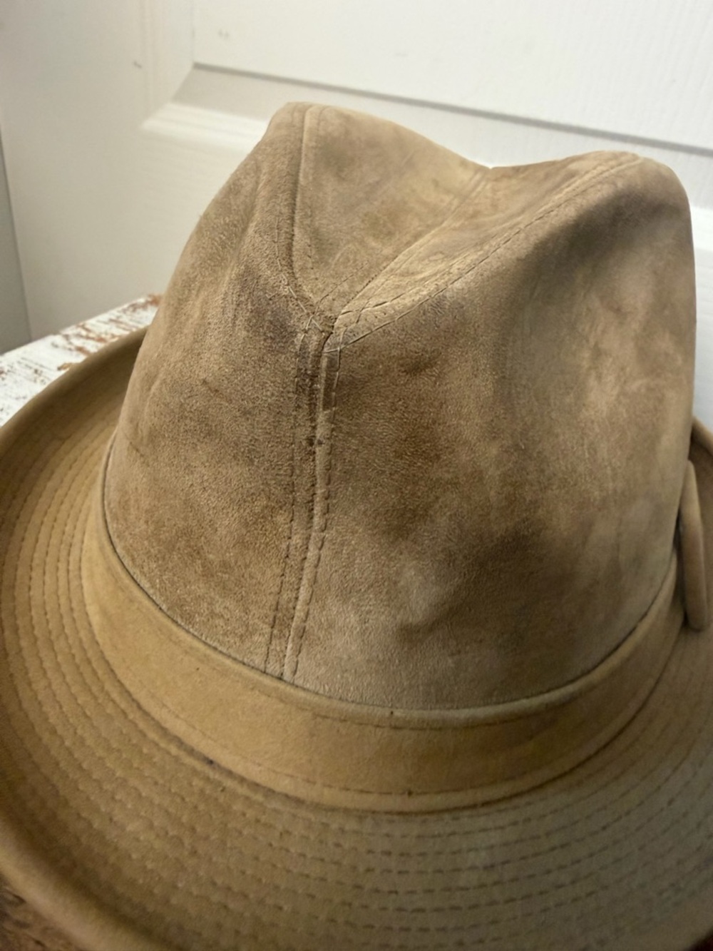 Vintage Dobbs Genuine Suede Fedora Hat – Classic Tan| Made in USA - Picture 7 of 7